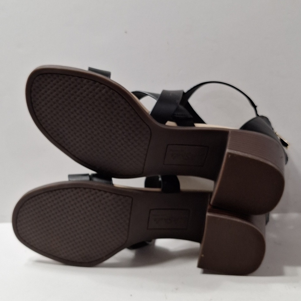 Life Stride Heritage Soft System Cushioned Insole Comfort Block Heel Sandals 9.5 — image 8 of 8